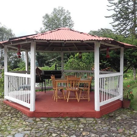 La Gaviota Bnb Bed & Breakfast Filandia Exterior photo